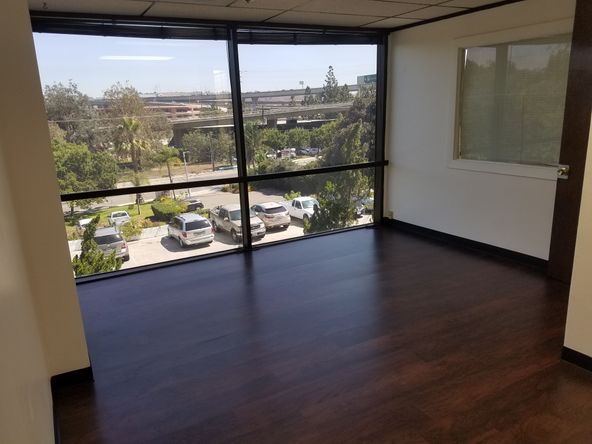 EXECUTIVE OFFICE, EXCEPTIONAL BUILDING.